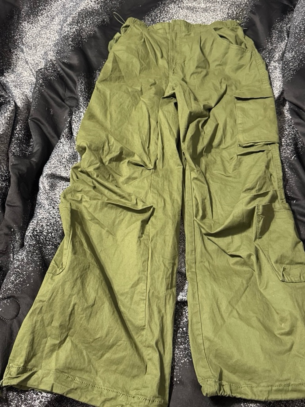 Forever 21 Olive Green Utility Cargo Pants